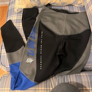 NIKE LEGGINGS size M